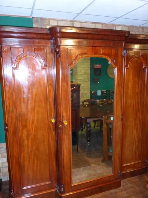 Victorian 3 Door Breakfront Wardrobe