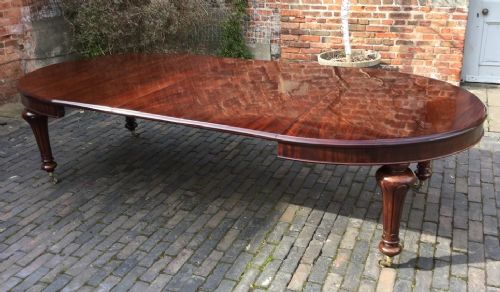 Victorian Mahogany Extending Dining Table Seat 10