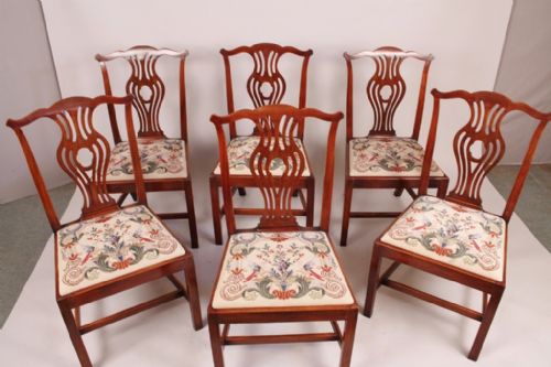 A Set of 6 Georgian Mahogany Dining Chairs