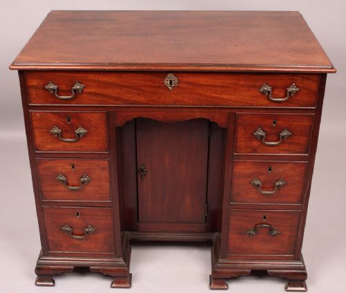 Superb George III Desk/dressing Chest