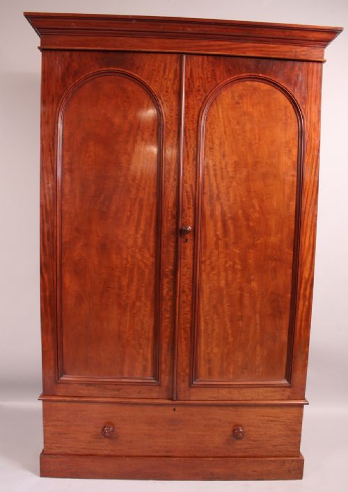 Attractive Victorian 2 Door Wardrobe Mahogany