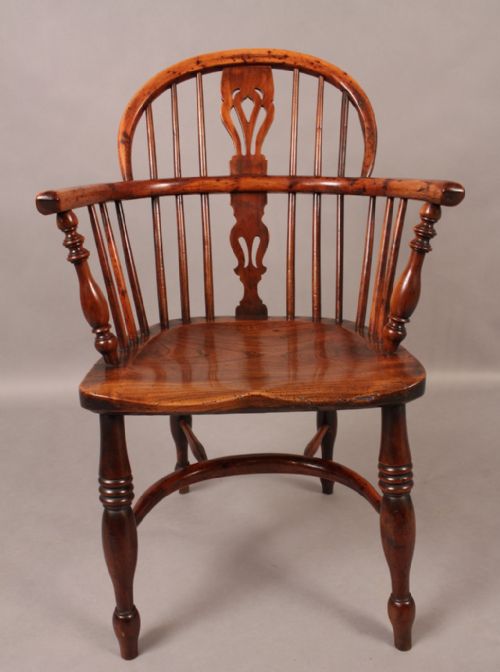 Good North Nottinghamshire Yew Windsor Chair