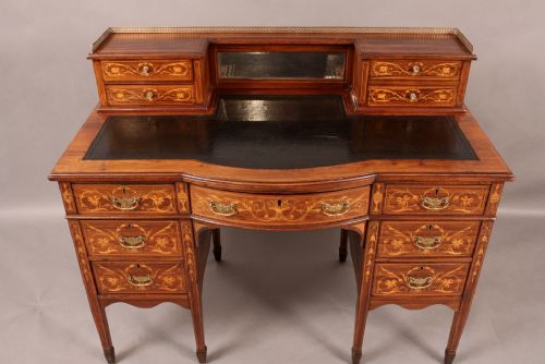 Victorian Rosewood Desk with Inlay Impressive