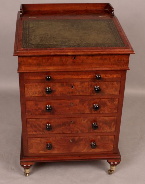 Very Good Early Victorian Davenport Desk