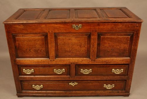 Early 18th Century Dower Chest in Oak