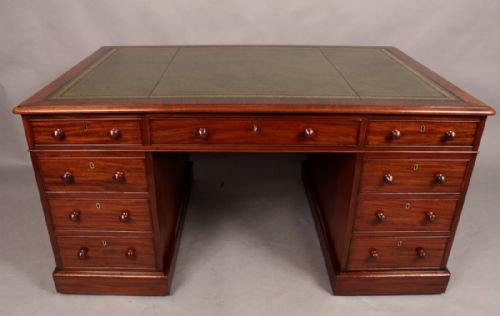 Superb Quality Victorian Partners Desk in Mahogany