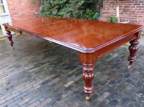 A Superb Victorian Mahogany Extending Dining Table