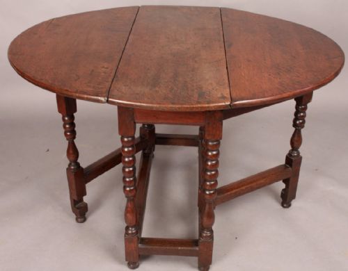 Attractive 17th Century Small Gate Table