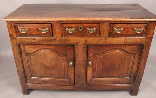 Very Good Georgian Dresser in Oak