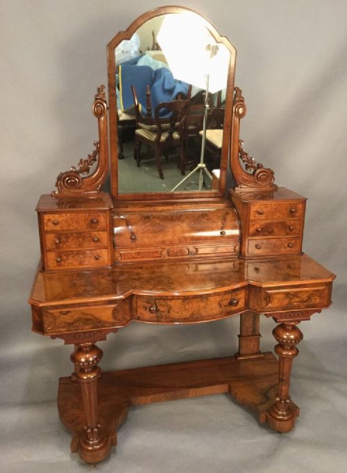 Good Duchess Dressing Table Walnut