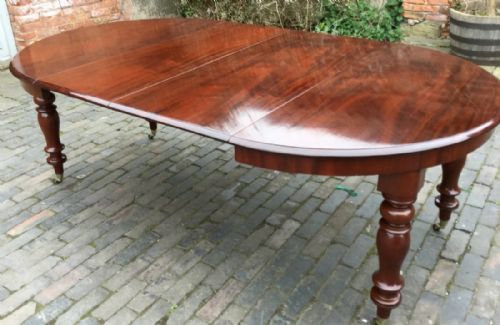 Victorian 2 Leaf Extending Dining Table in Mahogany