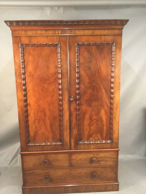 Good Victorian 2 Door Wardrobe