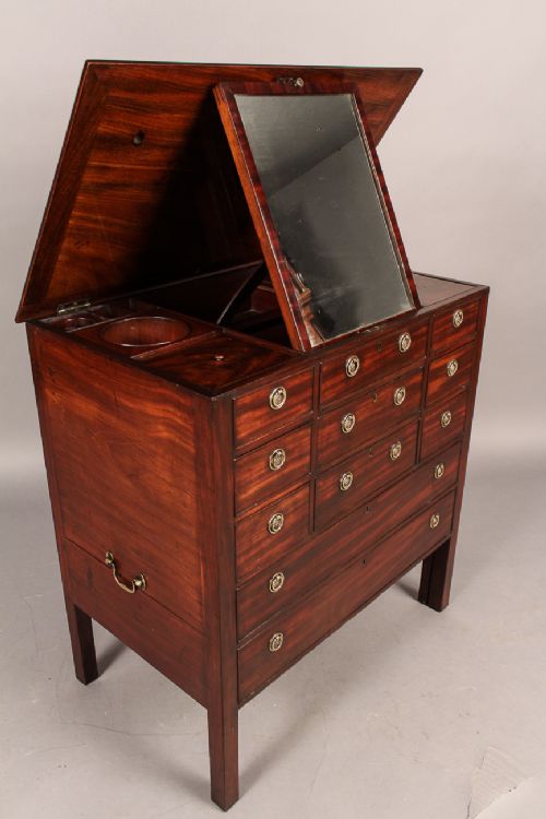 Georgian Mahogany Gentleman's Dressing Chest
