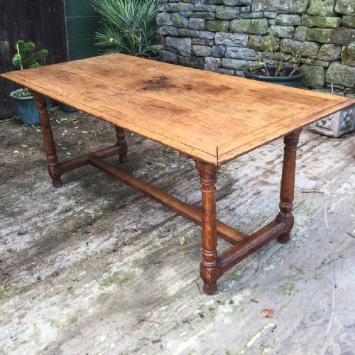 Arts and Crafts Oak Dining Table