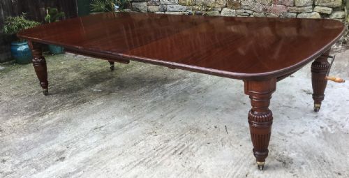 Victorian Mahogany Extending Dining Table with 3 Leaves