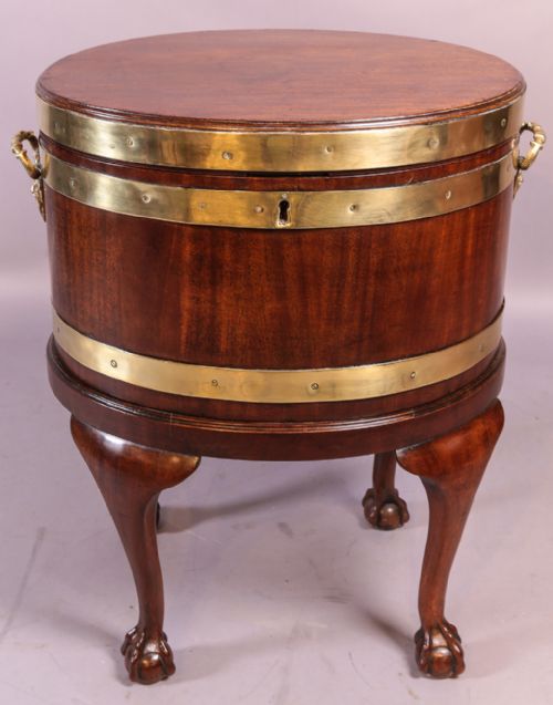 A Georgian Mahogany Cellerette