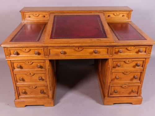 Victorian Pedestal Desk in Golden Oak
