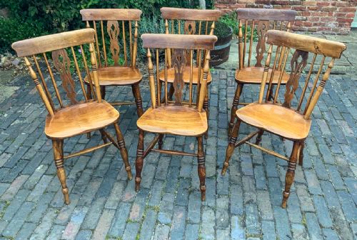 A Good Set of 6 Lincolnshire Kitchen Chairs