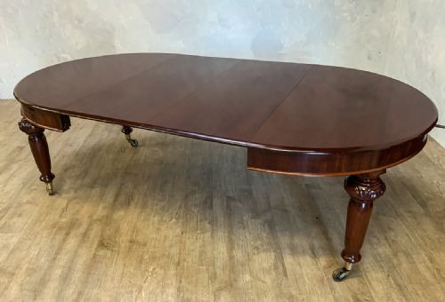 Victorian Mahogany 2 Leaf Extending Dining Table