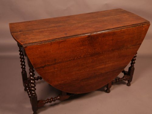 17th Century Oak Gate Leg Dining Table Seats 6