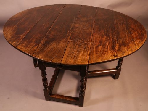 A Very Good Large 17th Century Gate Leg Dining Table