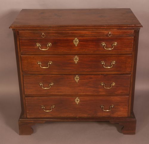 A Georgian Chest of Drawers Small Size
