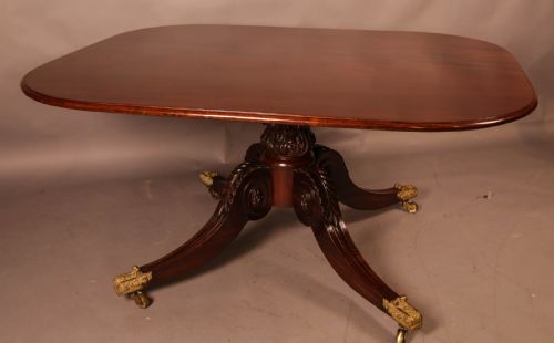A Superb Georgian Breakfast Dining Table in Mahogany