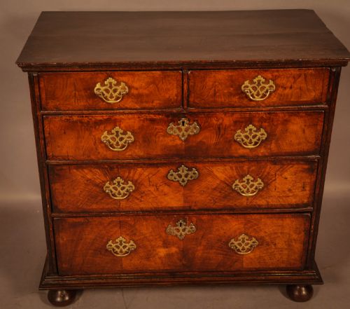 A Georgian Chest of Drawers in Walnut C 1730