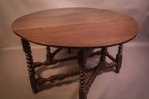 17th Century Oak Gate Leg Dining Table