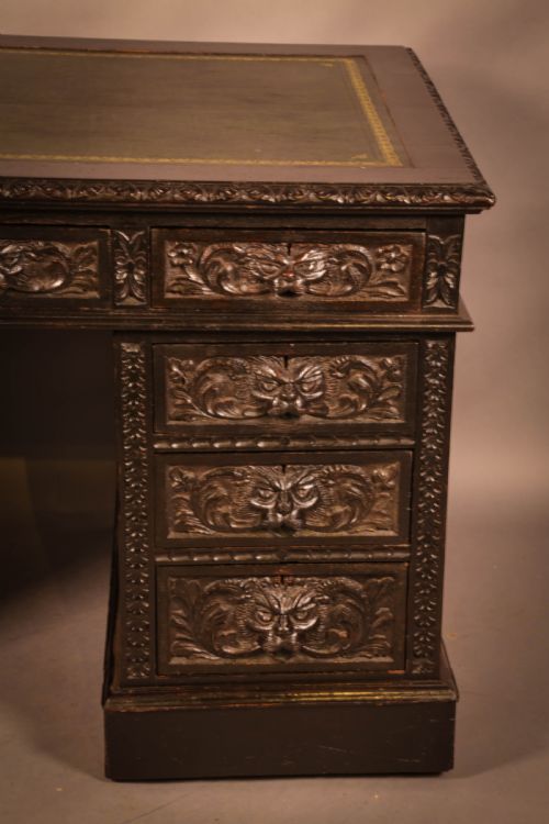 A VICTORIAN PEDESTAL DESK IN OAK - ADDITIONAL PHOTO 6
