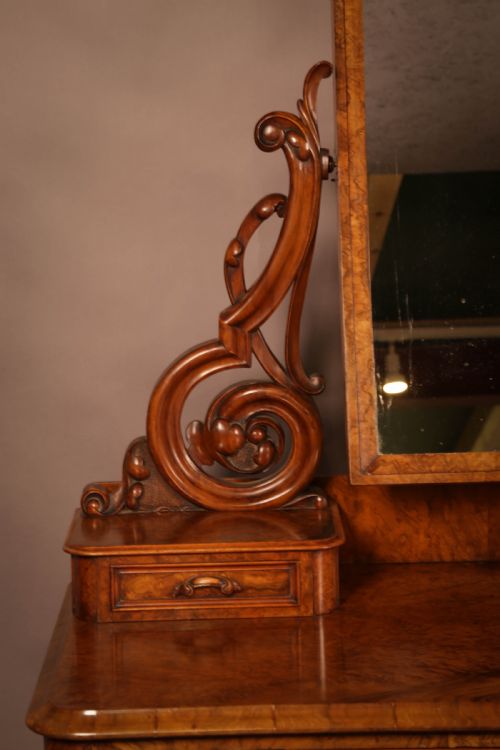 A SUPER VICTORIAN DUCHESS DRESSING TABLE IN BURR WALNUT - ADDITIONAL PHOTO 7