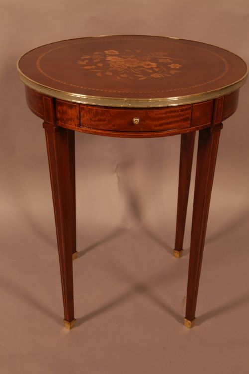 A QUALITY OCCAISIONAL TABLE MAHOGANY WITH INLAY - ADDITIONAL PHOTO 1