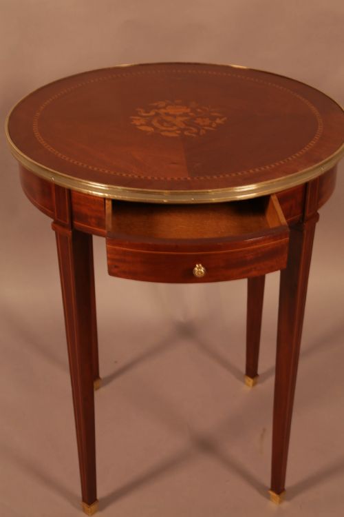 A SMALL INLAID OCCASIONAL TABLE - ADDITIONAL PHOTO 1