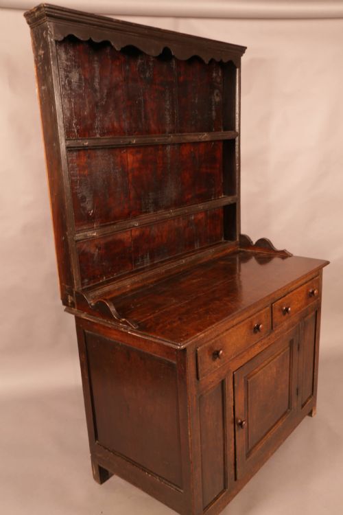 A SMALL 18TH CENTURY DRESSER AND PLATE RACK - ADDITIONAL PHOTO 1
