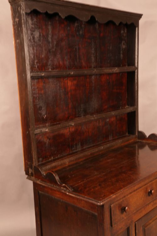 A SMALL 18TH CENTURY DRESSER AND PLATE RACK - ADDITIONAL PHOTO 12