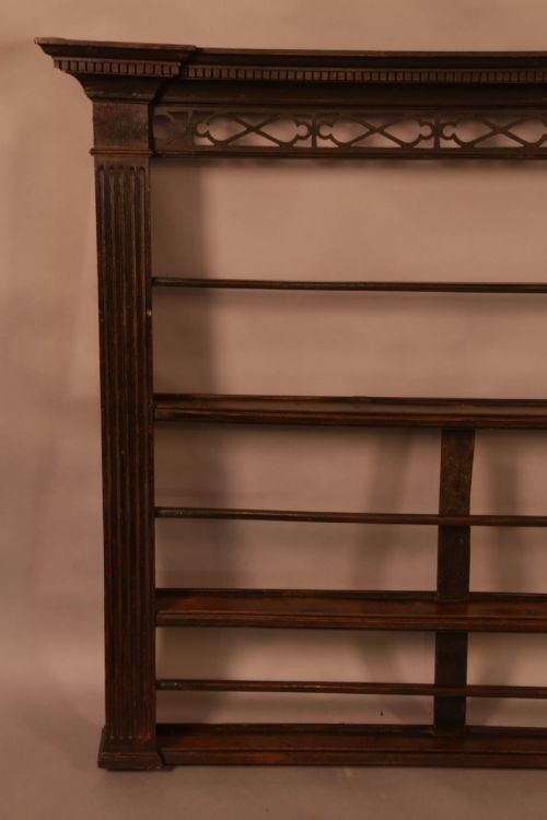 A LARGE 18TH CENTURY OAK PLATE RACK - ADDITIONAL PHOTO 2
