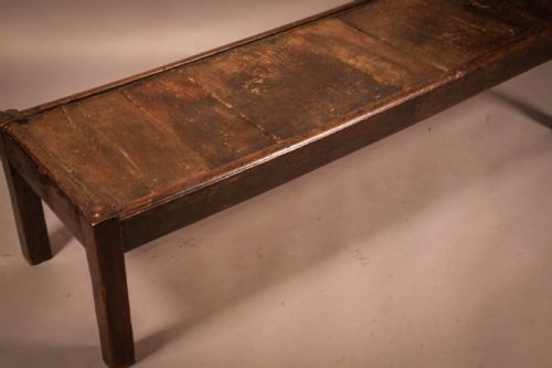 A RARE 17TH CENTURY DAY BED - ADDITIONAL PHOTO 5
