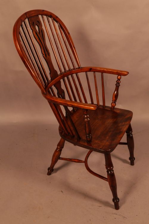 a nottinghamshire yew wood high windsor chair - CATEGORY: ANTIQUE CHAIRS - DATED 19TH CENTURY
