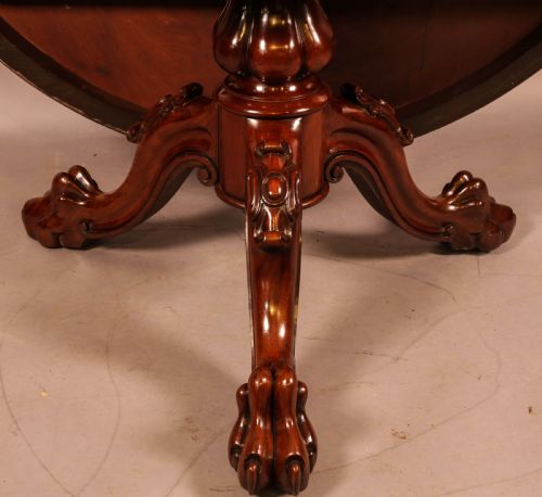 A LARGE GOOD QUALITY CIRCULAR VICTORIAN DINING TABLE - ADDITIONAL PHOTO 8