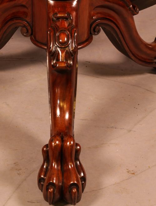 A LARGE GOOD QUALITY CIRCULAR VICTORIAN DINING TABLE - ADDITIONAL PHOTO 10