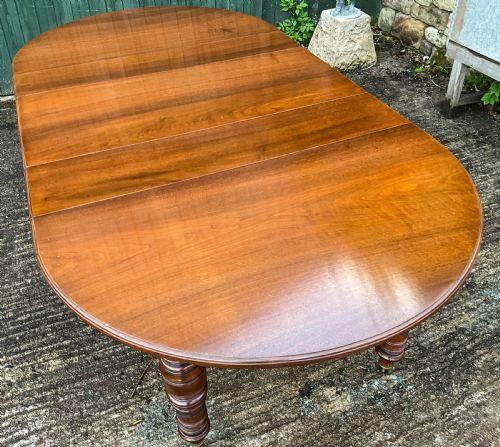 A VICTORIAN 3 LEAF EXTENDING DINING TABLE IN WALNUT - ADDITIONAL PHOTO 13