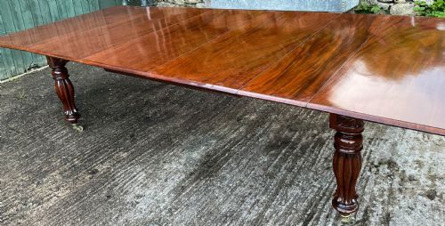 A GOOD EARLY 19TH CENTURY EXTENDING DINING TABLE IN MAHOGANY - ADDITIONAL PHOTO 16