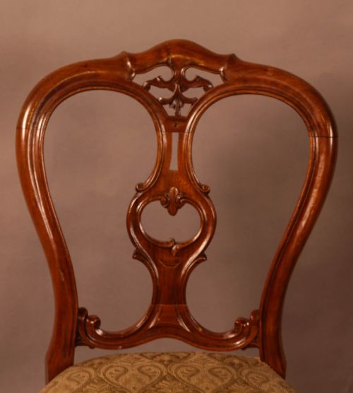 A SET OF 6 VICTORIAN DINING CHAIRS IN WALNUT - ADDITIONAL PHOTO 6