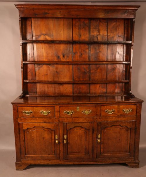 an 18th century oak dresser - CATEGORY: ANTIQUE DRESSERS - DATED 18TH CENTURY