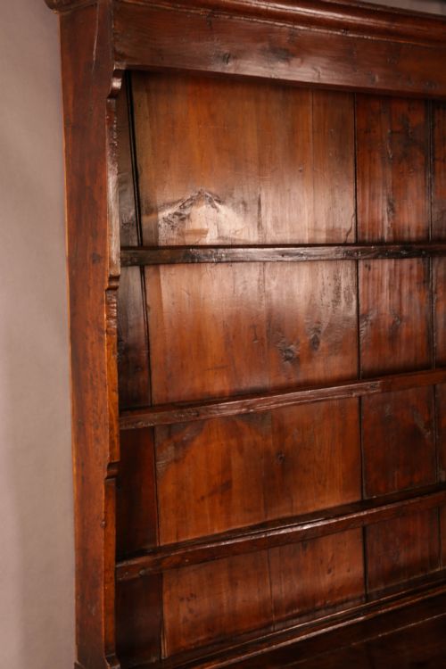 AN 18TH CENTURY OAK DRESSER - ADDITIONAL PHOTO 9