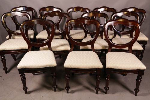 A SET OF 12 VICTORIAN MAHOGANY BALLOON BACK DINING CHAIRS - ADDITIONAL PHOTO 2