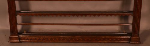 A SUPER 18TH CENTURY PLATE RACK IN OAK - ADDITIONAL PHOTO 2