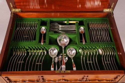 A VERY GOOD CANTEEN OF CUTLERY - ADDITIONAL PHOTO 4