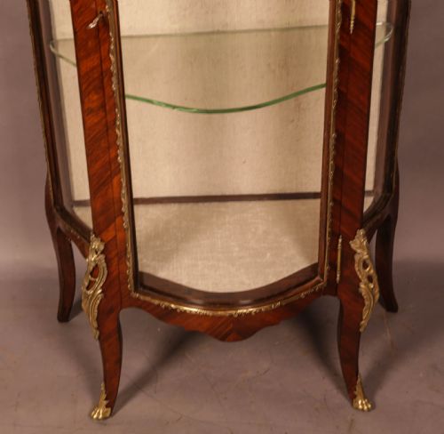 A FRENCH KINGWOOD DISPLAY CABINET - ADDITIONAL PHOTO 3