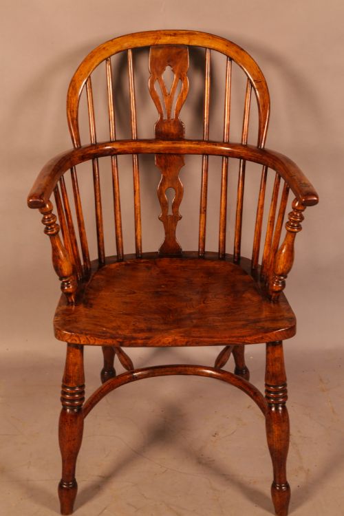 AN ASH AND ELM LOW BACK WINDSOR CHAIR - ADDITIONAL PHOTO 1